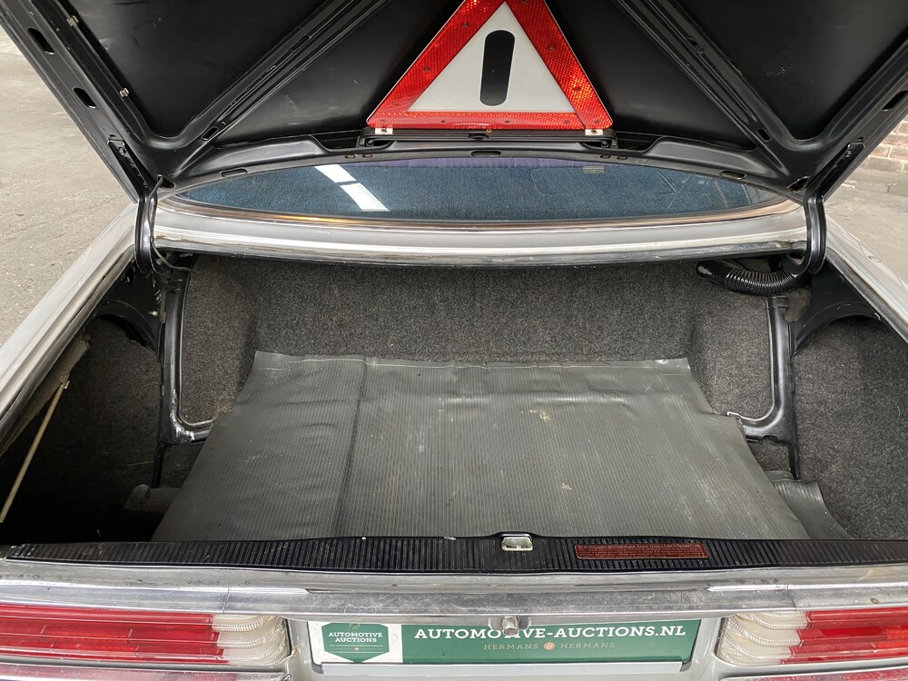 Mercedes-Benz 280S W116 160hp 1974 S-Class, 99-YD-68.