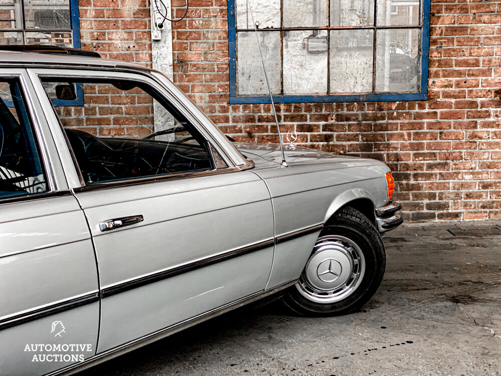 Mercedes-Benz 280S W116 160hp 1974 S-Class, 99-YD-68.