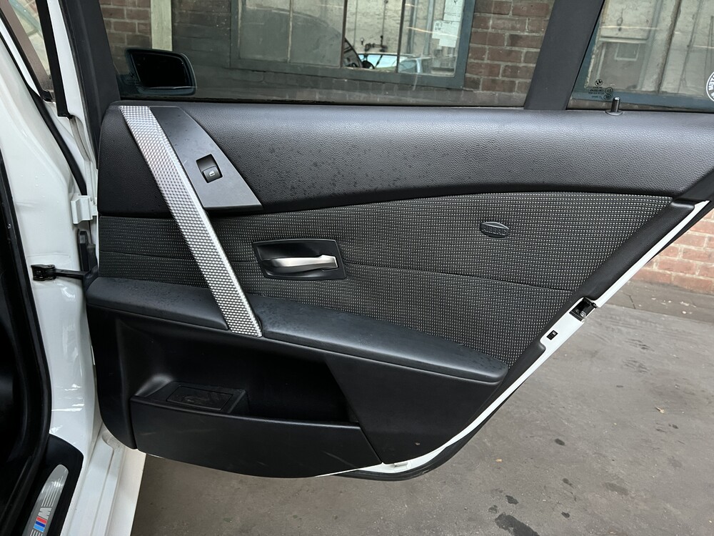 BMW 530i M-Sport E60 231hp 2004 5 Series -Youngtimer-.