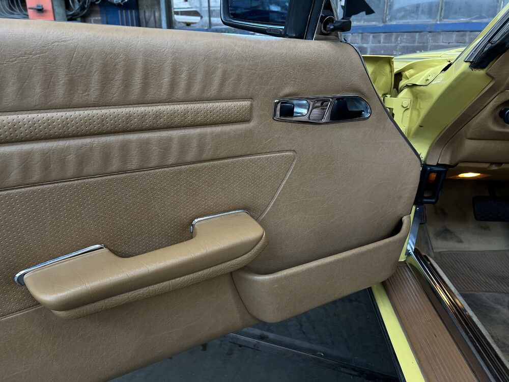 Mercedes-Benz SL380 V8 Convertible 204 HP 1982.