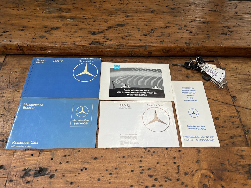 Mercedes-Benz SL380 V8 Convertible 204 HP 1982.