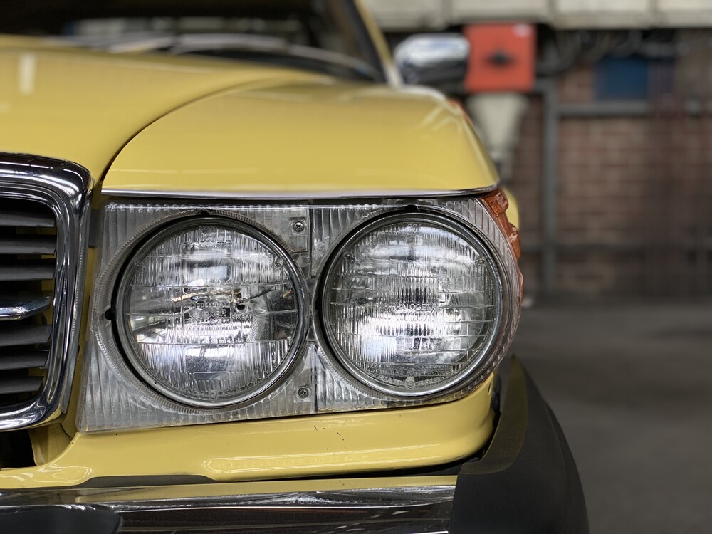 Mercedes-Benz SL380 V8 Convertible 204 HP 1982.