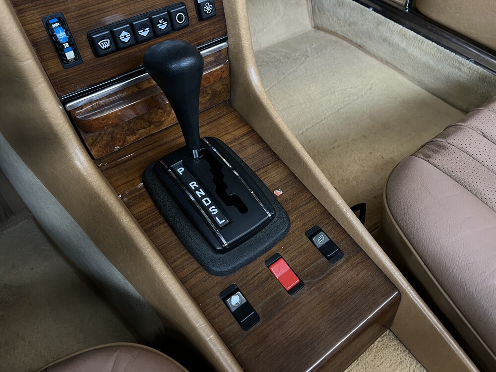 Mercedes-Benz SL380 V8 Convertible 204 HP 1982.