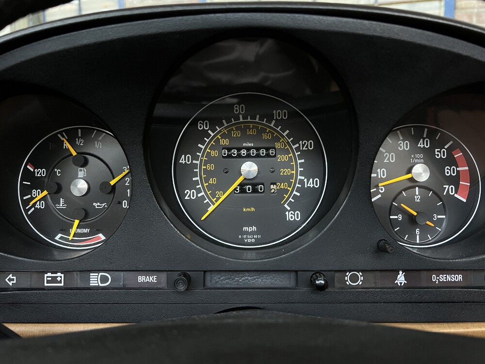 Mercedes-Benz SL380 V8 Convertible 204 HP 1982.