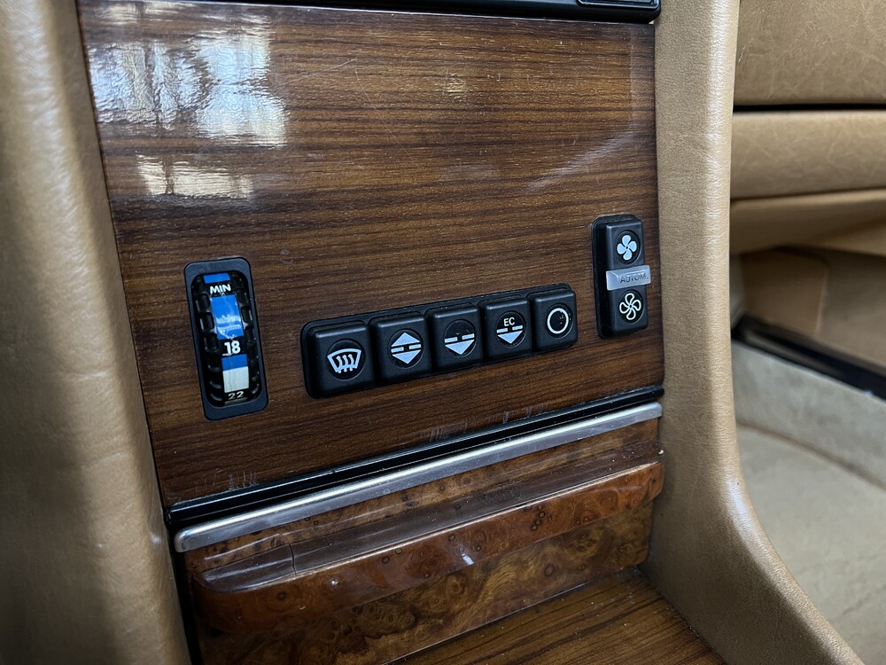 Mercedes-Benz SL380 V8 Convertible 204 HP 1982.