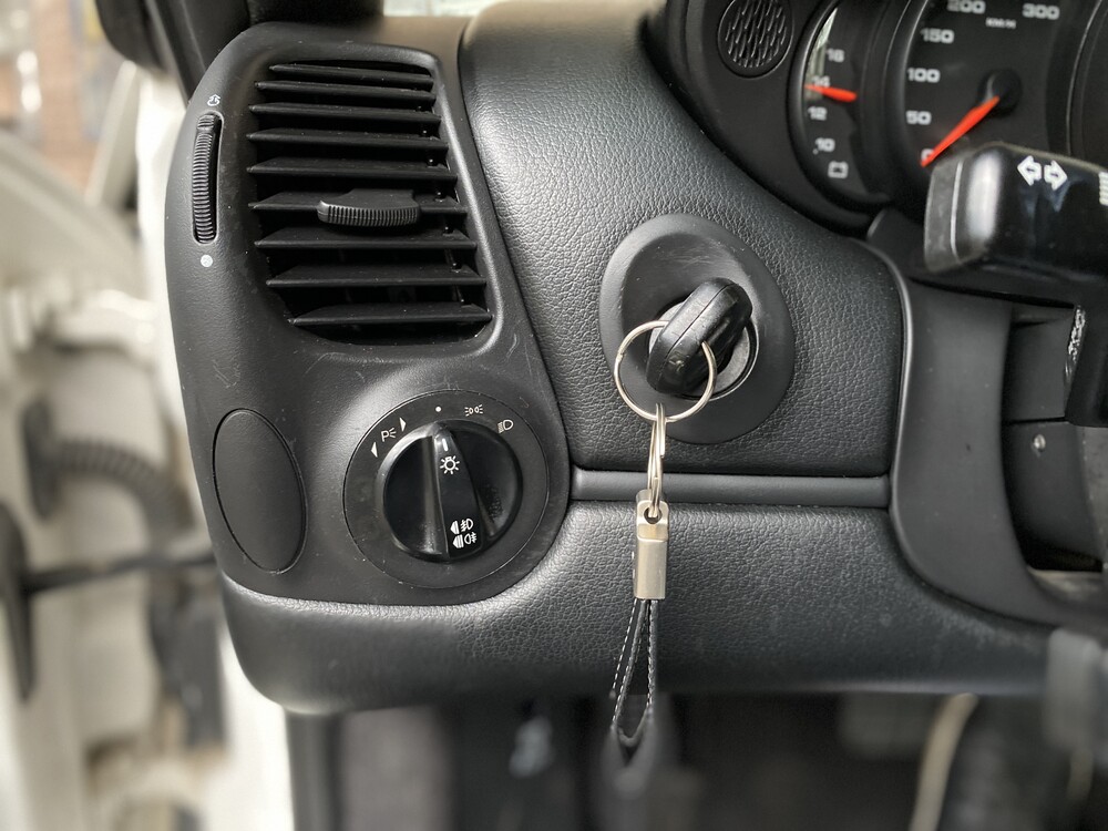 Porsche 911 Carrera 3.6 Coupe 320hp 996 MKII 2002, P-712-SG.