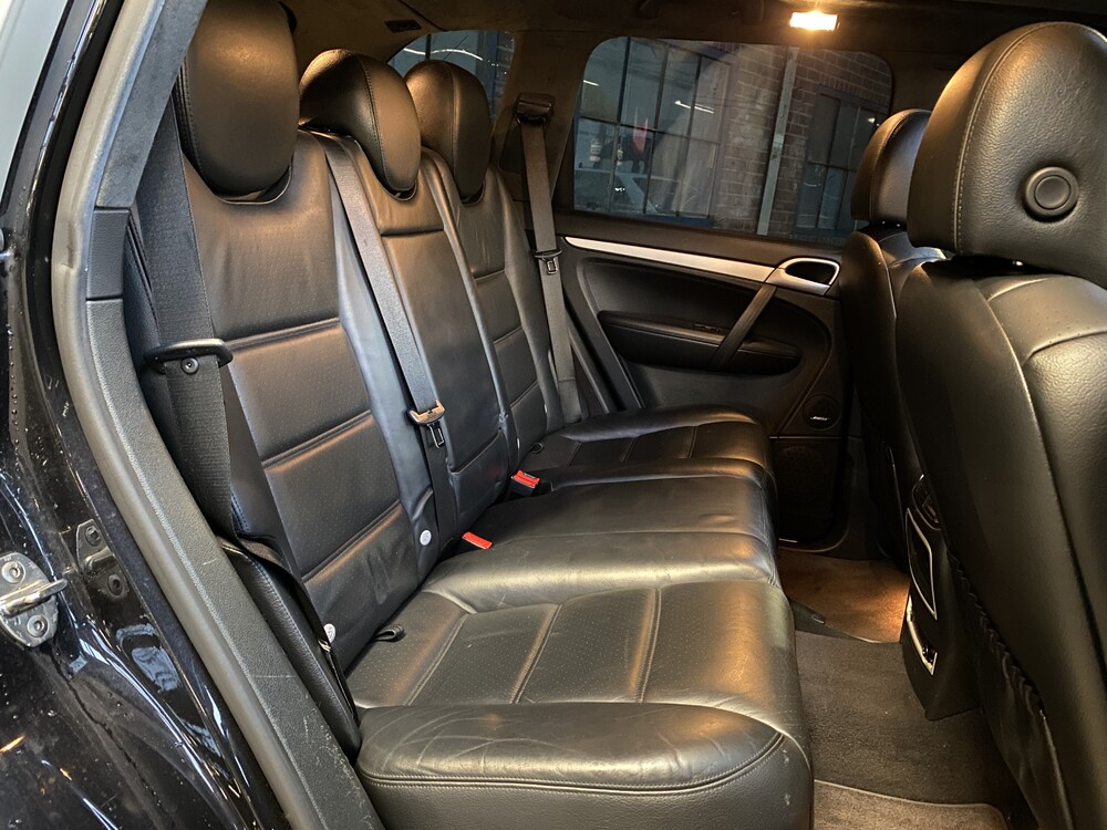 Porsche Cayenne Turbo 4.8 V8 500hp 2009 -Youngtimer-.