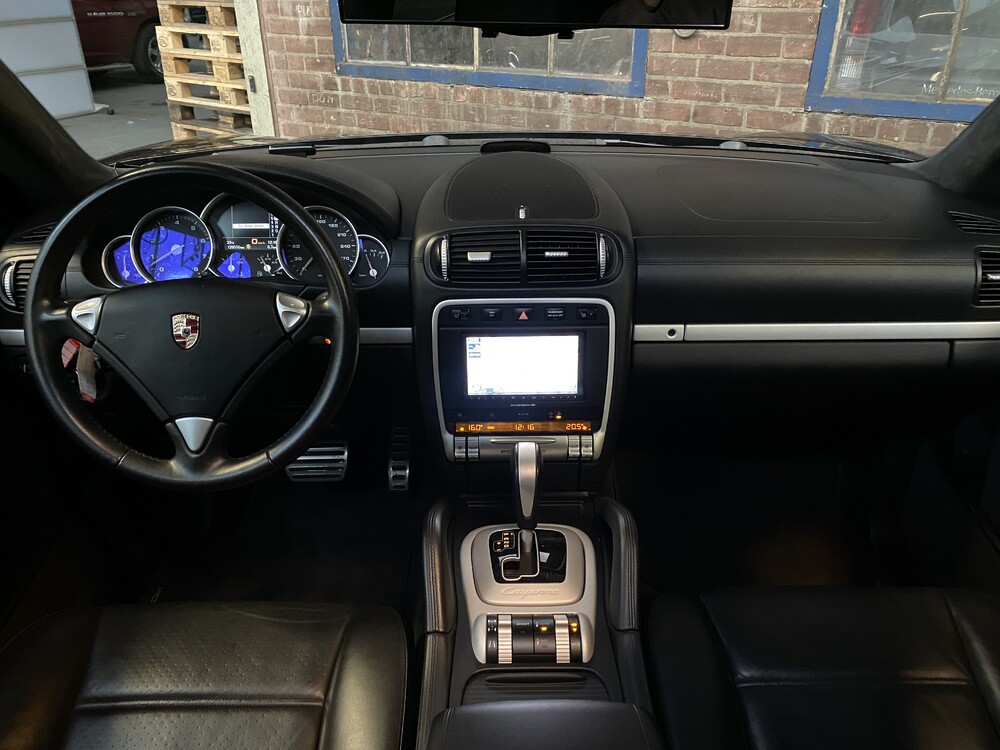 Porsche Cayenne Turbo 4.8 V8 500hp 2009 -Youngtimer-.