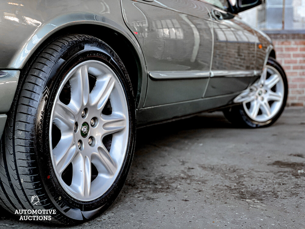 Jaguar Sovereign 4.0 X300 XJ6 241hp 1995 -Orig. NL-, NG-TH-86.