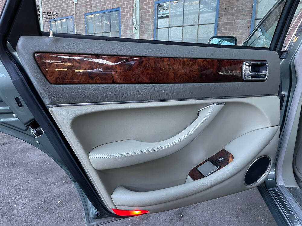 Jaguar Sovereign 4.0 X300 XJ6 241hp 1995 -Orig. NL-, NG-TH-86.