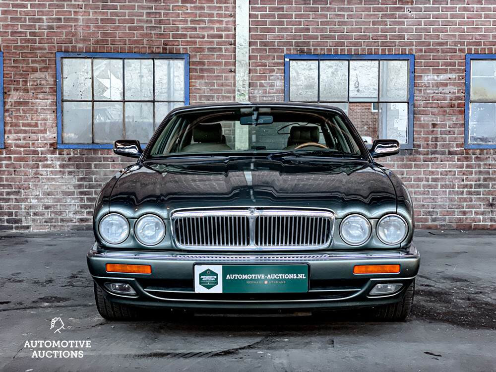 Jaguar Sovereign 4.0 X300 XJ6 241hp 1995 -Orig. NL-, NG-TH-86.