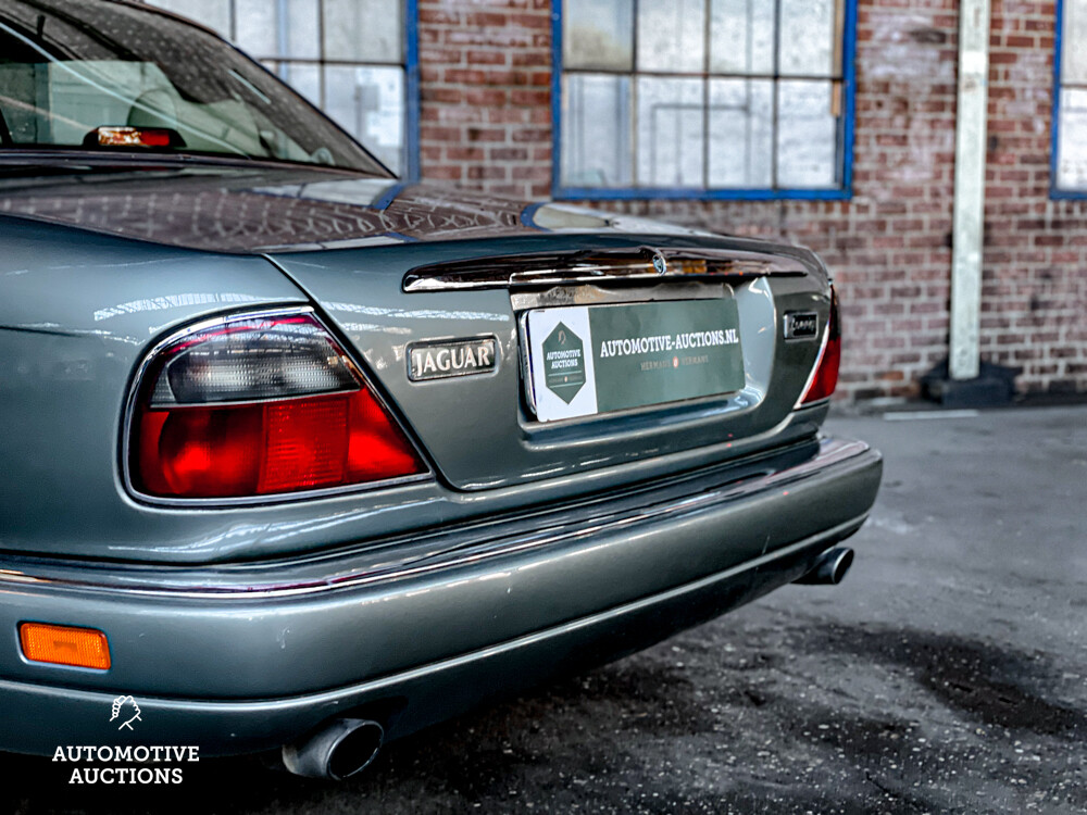 Jaguar Sovereign 4.0 X300 XJ6 241hp 1995 -Orig. NL-, NG-TH-86.
