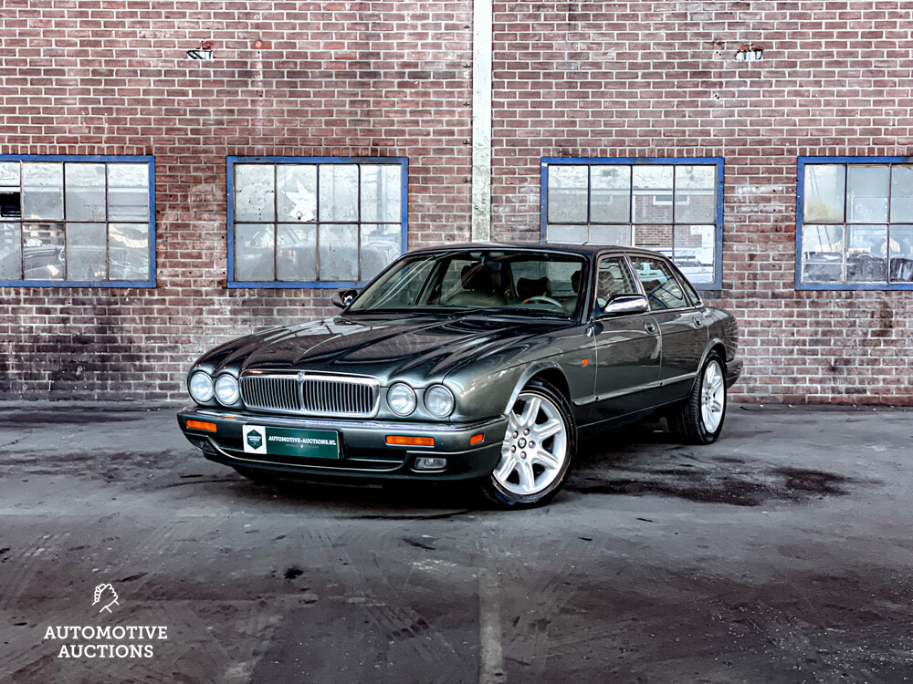 Jaguar Sovereign 4.0 X300 XJ6 241hp 1995 -Orig. NL-, NG-TH-86.