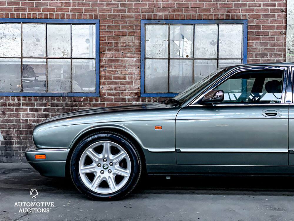 Jaguar Sovereign 4.0 X300 XJ6 241hp 1995 -Orig. NL-, NG-TH-86.