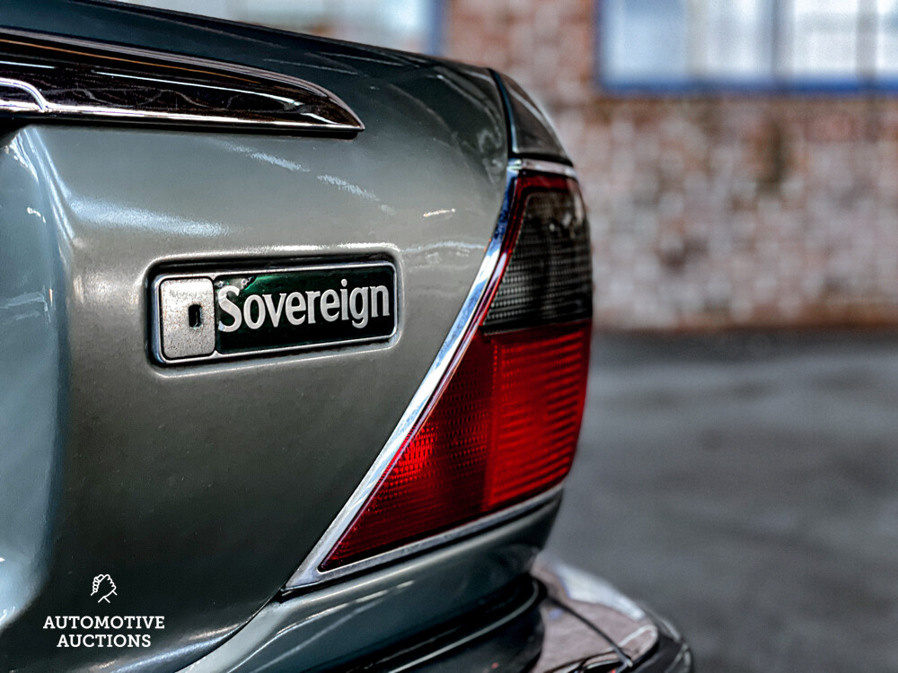 Jaguar Sovereign 4.0 X300 XJ6 241hp 1995 -Orig. NL-, NG-TH-86.