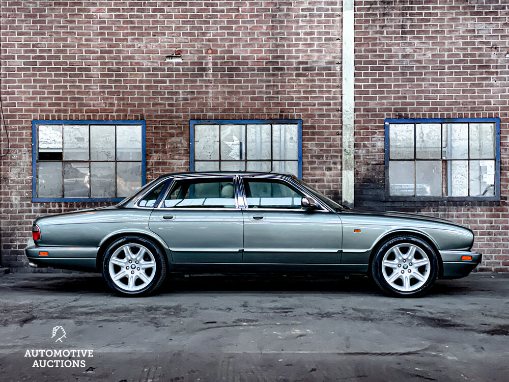 Jaguar Sovereign 4.0 X300 XJ6 241hp 1995 -Orig. NL-, NG-TH-86.