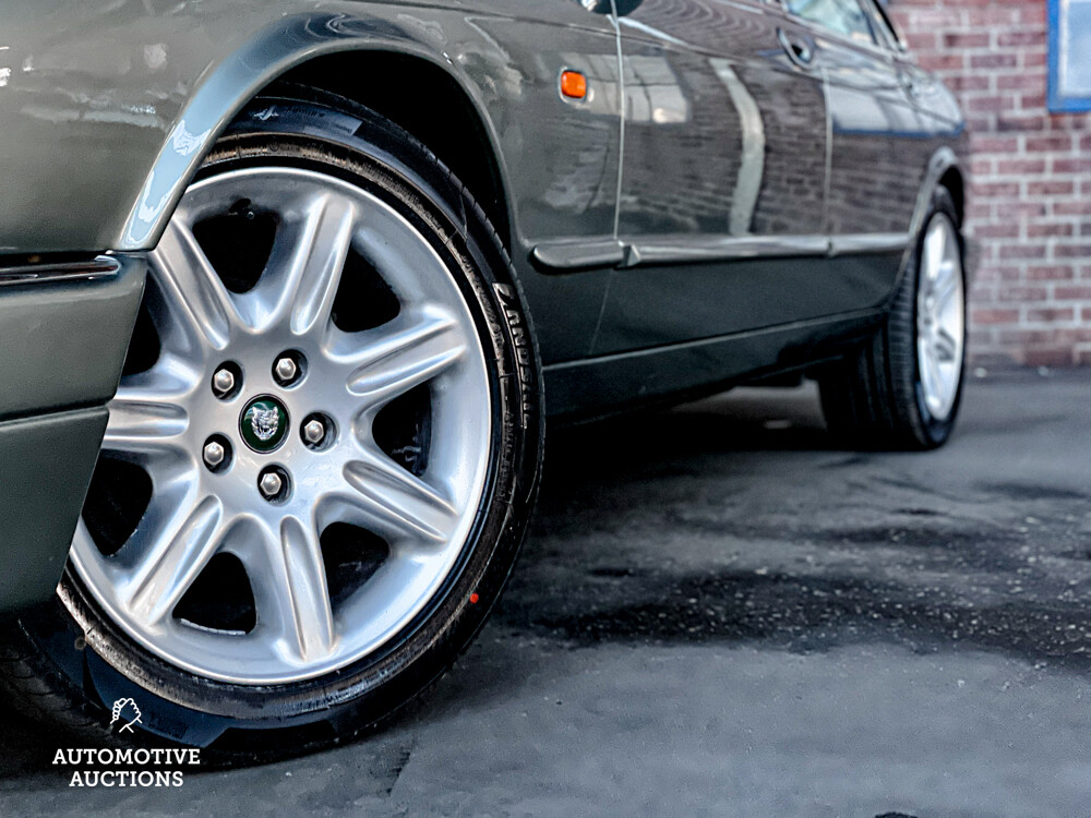 Jaguar Sovereign 4.0 X300 XJ6 241hp 1995 -Orig. NL-, NG-TH-86.