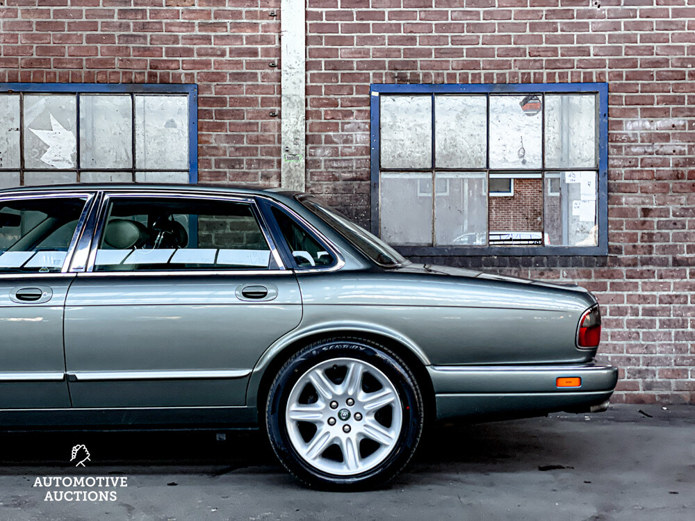 Jaguar Sovereign 4.0 X300 XJ6 241hp 1995 -Orig. NL-, NG-TH-86.