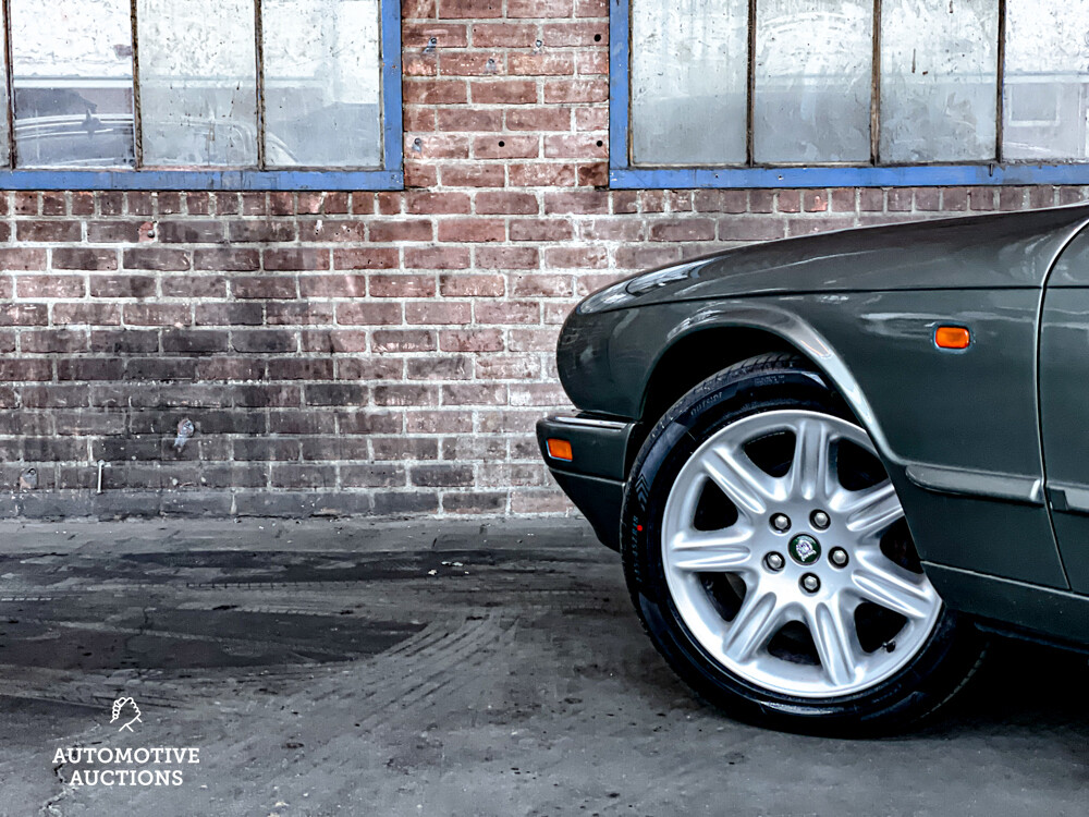 Jaguar Sovereign 4.0 X300 XJ6 241hp 1995 -Orig. NL-, NG-TH-86.