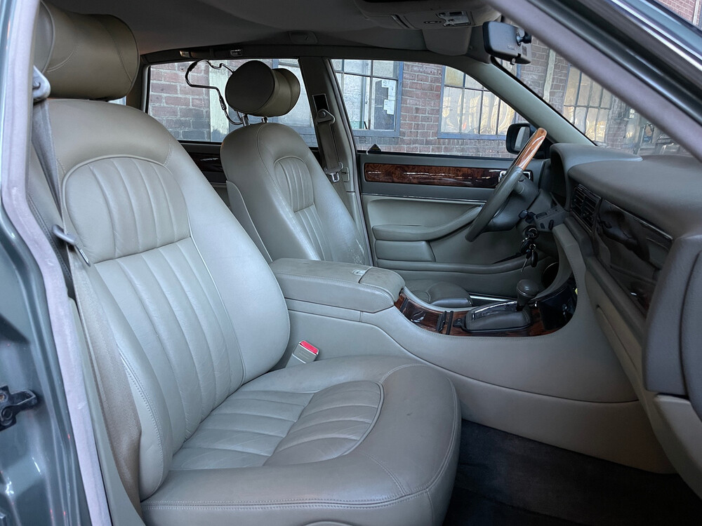 Jaguar Sovereign 4.0 X300 XJ6 241hp 1995 -Orig. NL-, NG-TH-86.