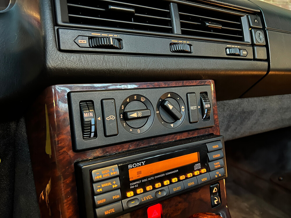 Mercedes-Benz 300SL Roadster 1990 R129 Cabriolet -Org. NL-SL class, YH-16-YN.