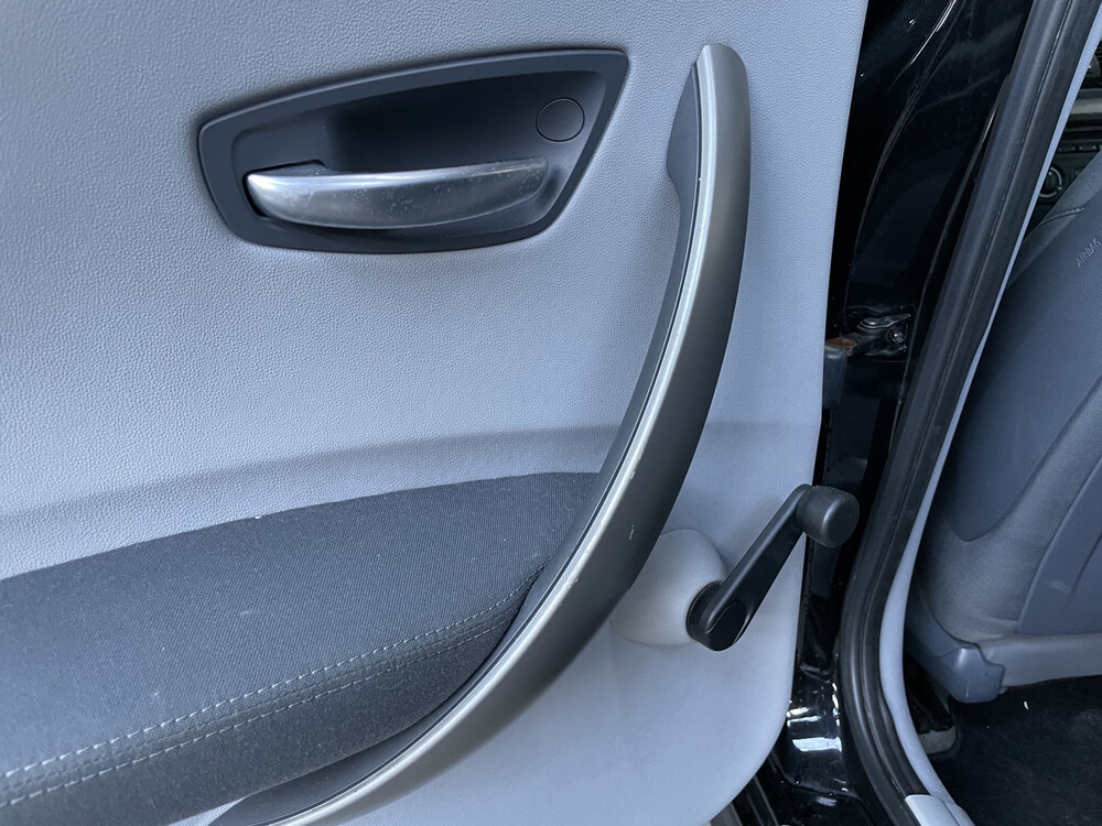 BMW 116i High Executive 116hp 2005 1-Series, 75-RK-JD.