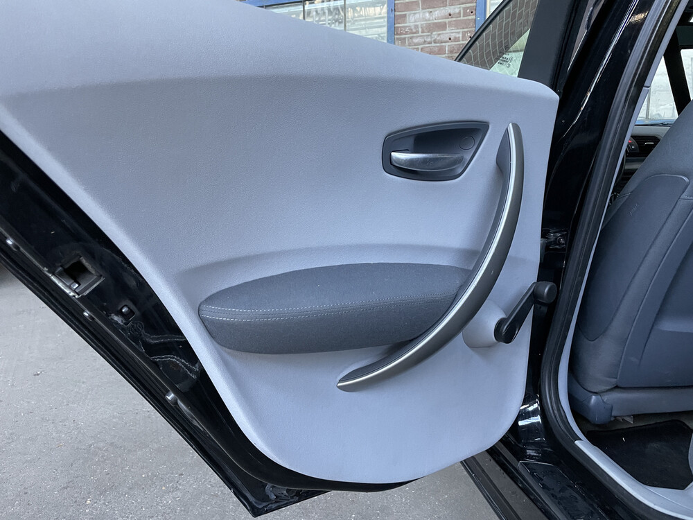 BMW 116i High Executive 116hp 2005 1-Series, 75-RK-JD.