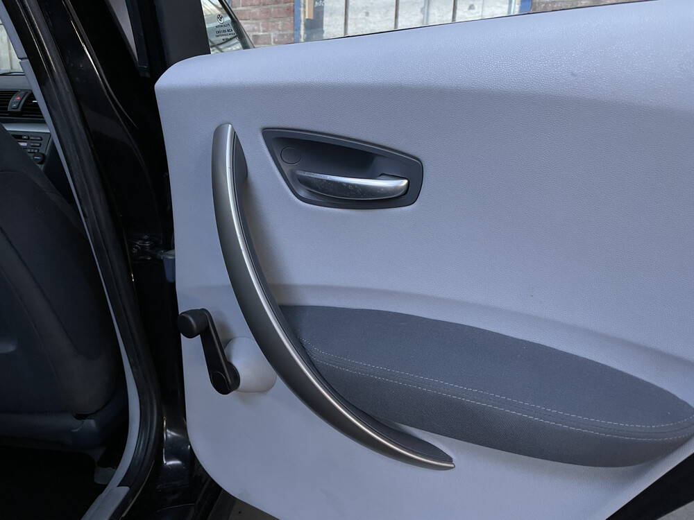 BMW 116i High Executive 116hp 2005 1-Series, 75-RK-JD.