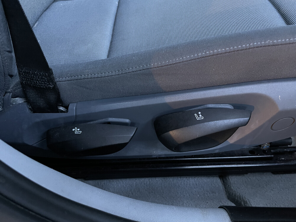 BMW 116i High Executive 116hp 2005 1-Series, 75-RK-JD.