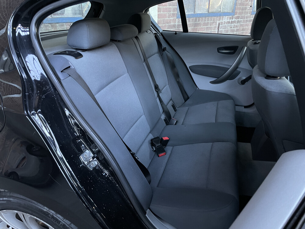 BMW 116i High Executive 116hp 2005 1-Series, 75-RK-JD.