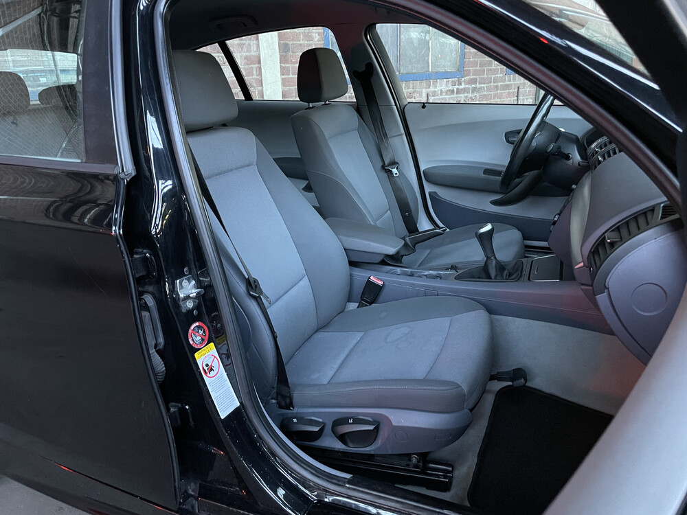 BMW 116i High Executive 116hp 2005 1-Series, 75-RK-JD.