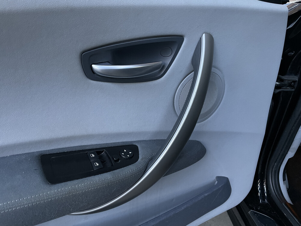 BMW 116i High Executive 116hp 2005 1-Series, 75-RK-JD.