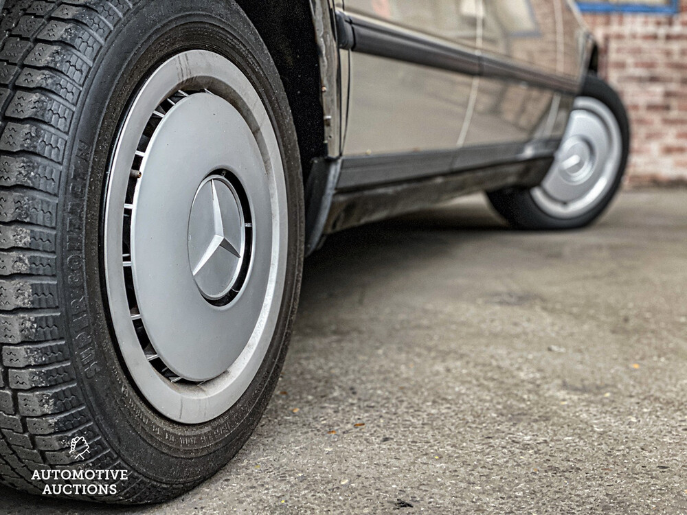 Mercedes-Benz 250D W124 1986 E-Class, RB-25-FD.