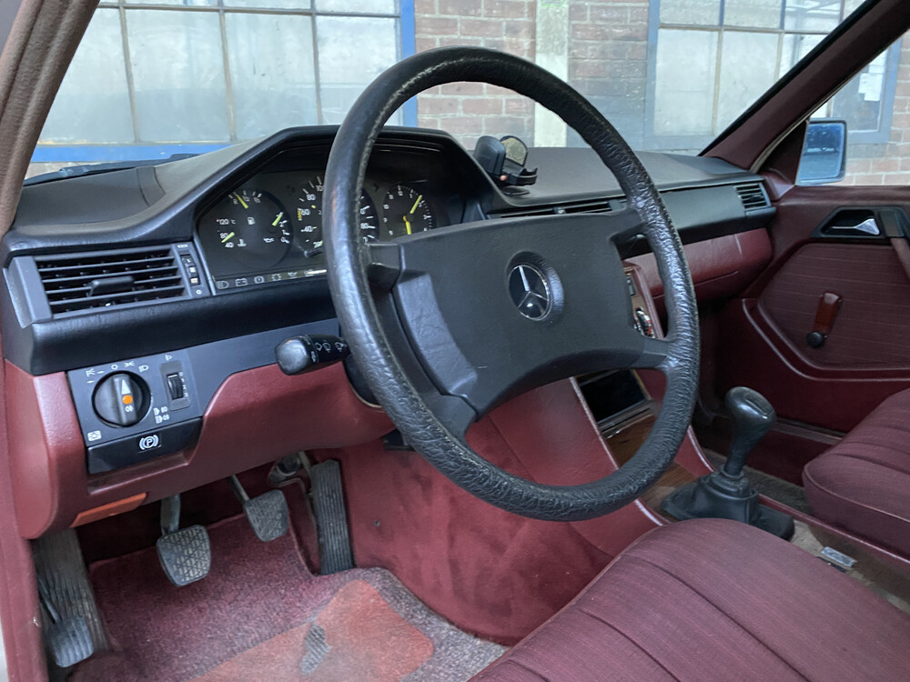 Mercedes-Benz 250D W124 1986 E-Class, RB-25-FD.