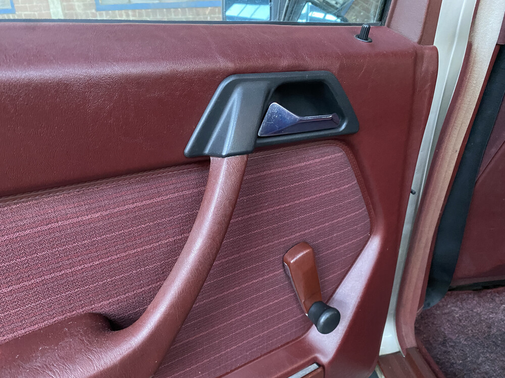 Mercedes-Benz 250D W124 1986 E-Class, RB-25-FD.