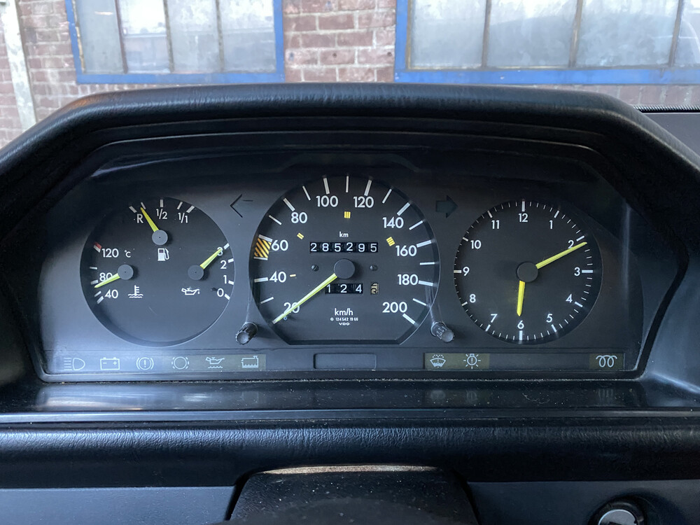 Mercedes-Benz 250D W124 1986 E-Class, RB-25-FD.