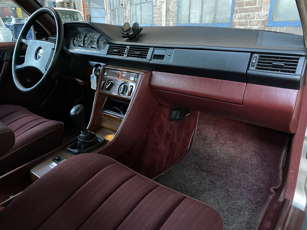 Mercedes-Benz 250D W124 1986 E-Class, RB-25-FD.