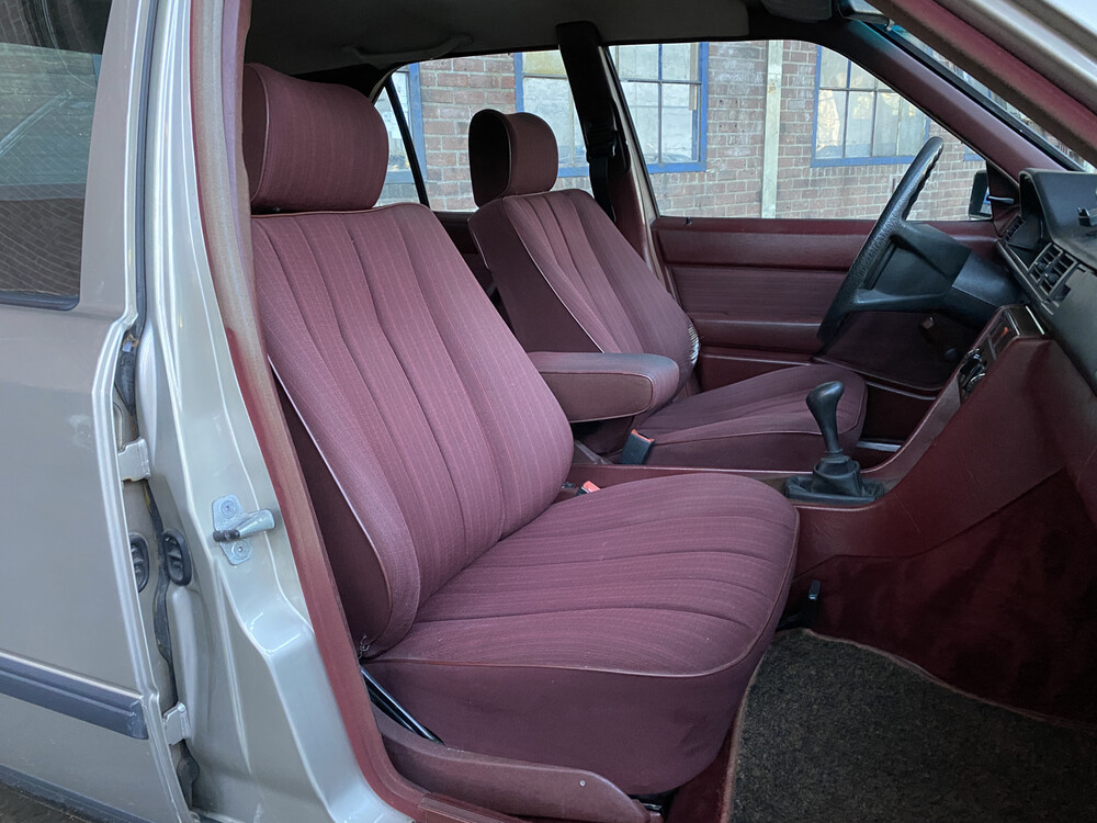 Mercedes-Benz 250D W124 1986 E-Class, RB-25-FD.