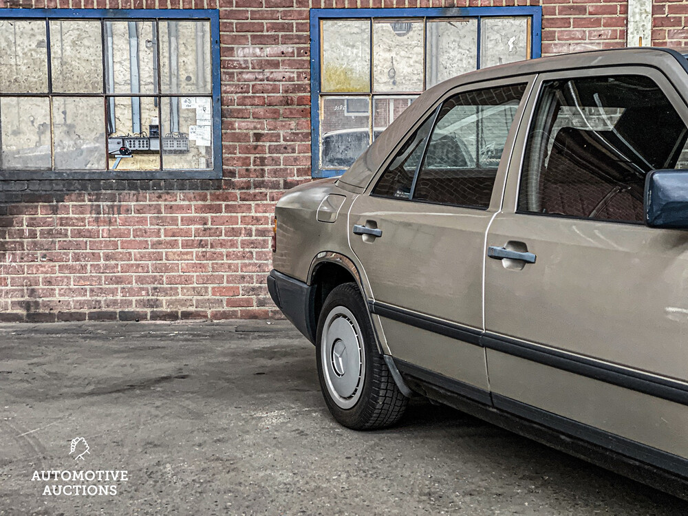 Mercedes-Benz 250D W124 1986 E-Class, RB-25-FD.