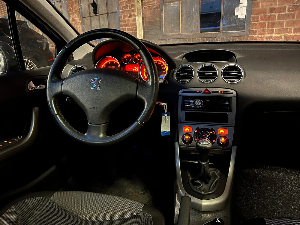 Peugeot 308 1.6 VTi XS 120hp 2008, 17-ZL-XF.