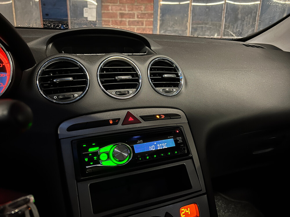 Peugeot 308 1.6 VTi XS 120hp 2008, 17-ZL-XF.