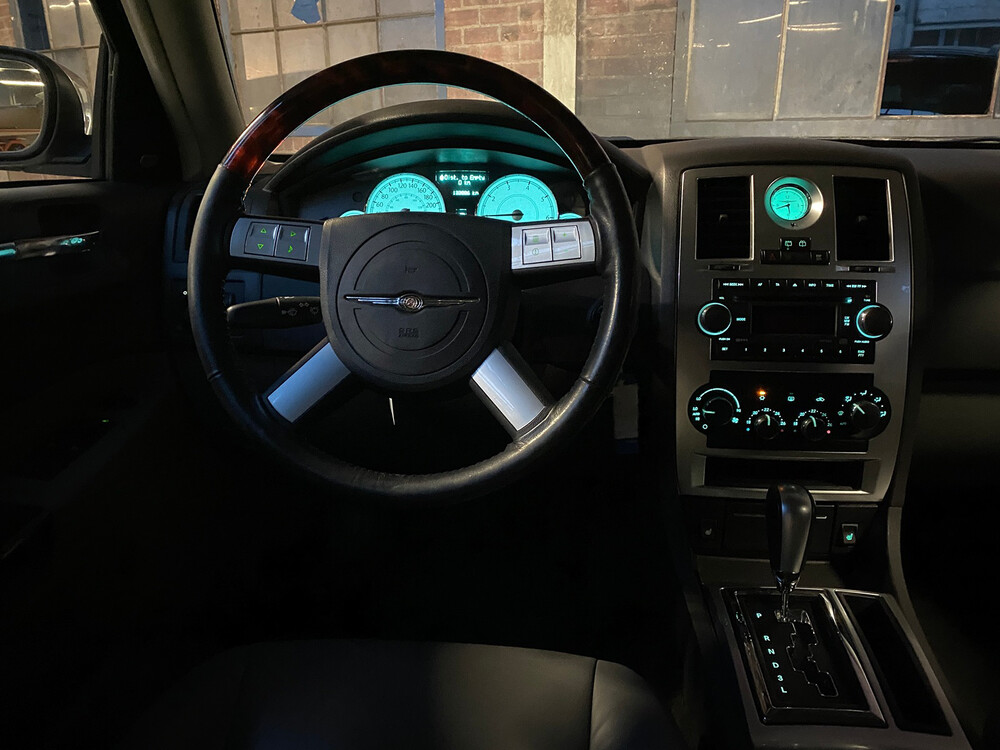 Chrysler 300C Touring 3.5 V6 AWD 249hp 2005, H-434-PX.