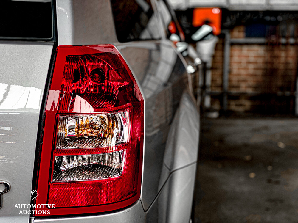 Chrysler 300C Touring 3.5 V6 AWD 249hp 2005, H-434-PX.