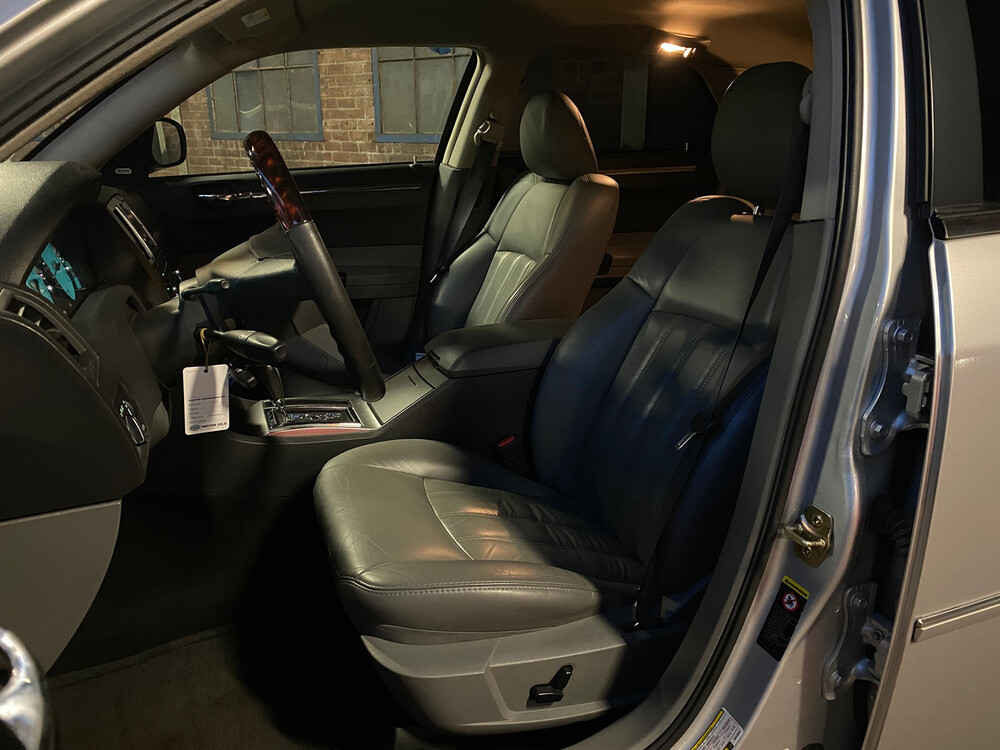 Chrysler 300C Touring 3.5 V6 AWD 249hp 2005, H-434-PX.