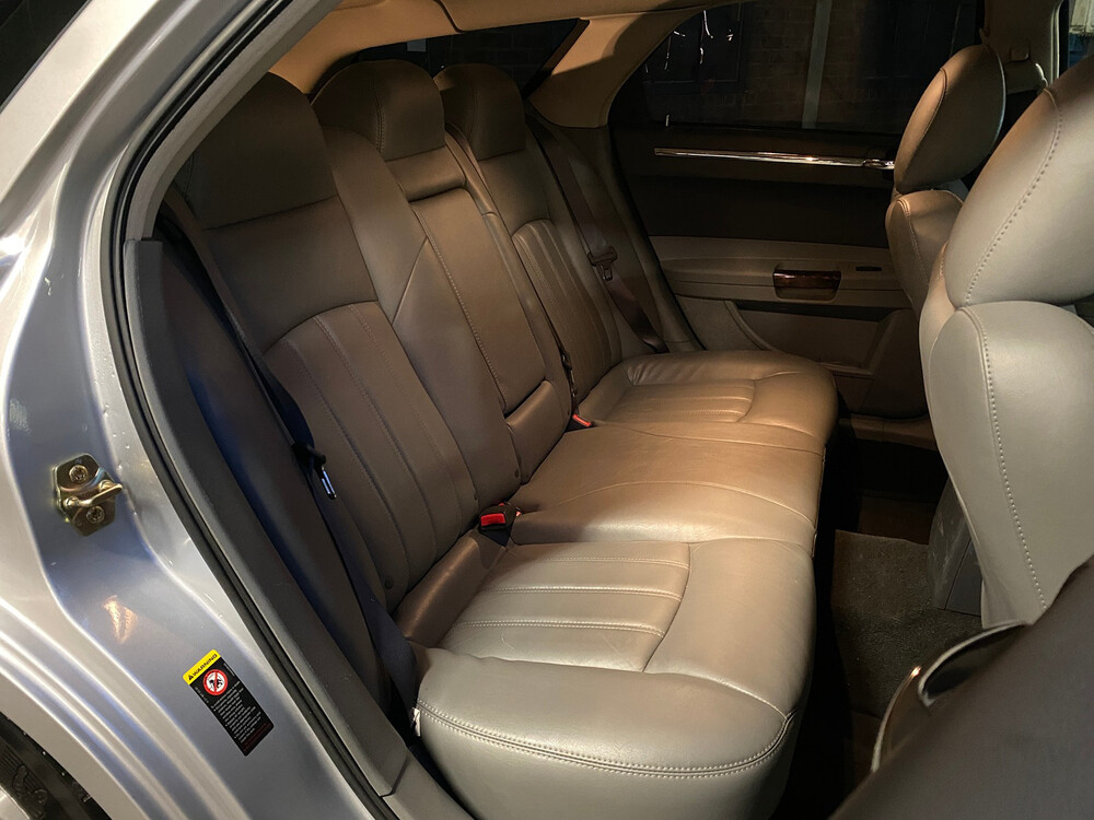 Chrysler 300C Touring 3.5 V6 AWD 249hp 2005, H-434-PX.