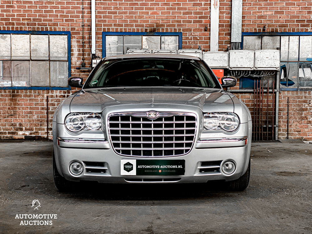 Chrysler 300C Touring 3.5 V6 AWD 249hp 2005, H-434-PX.
