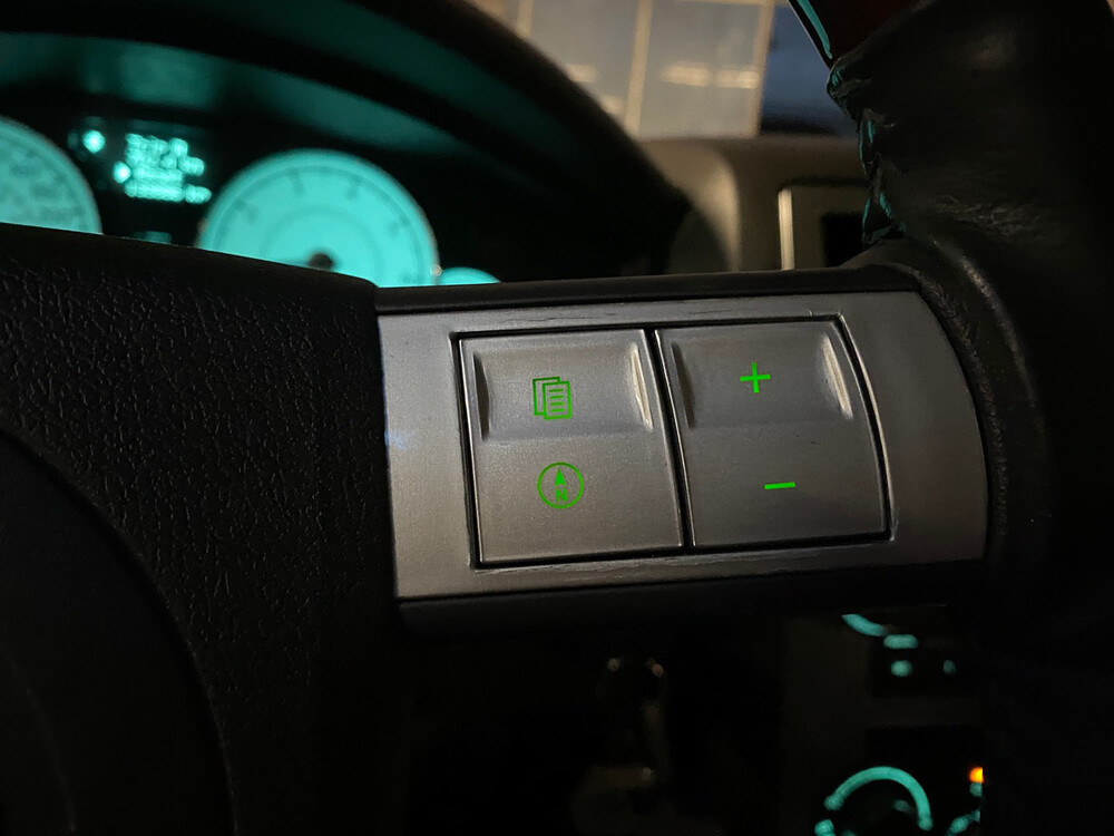 Chrysler 300C Touring 3.5 V6 AWD 249hp 2005, H-434-PX.