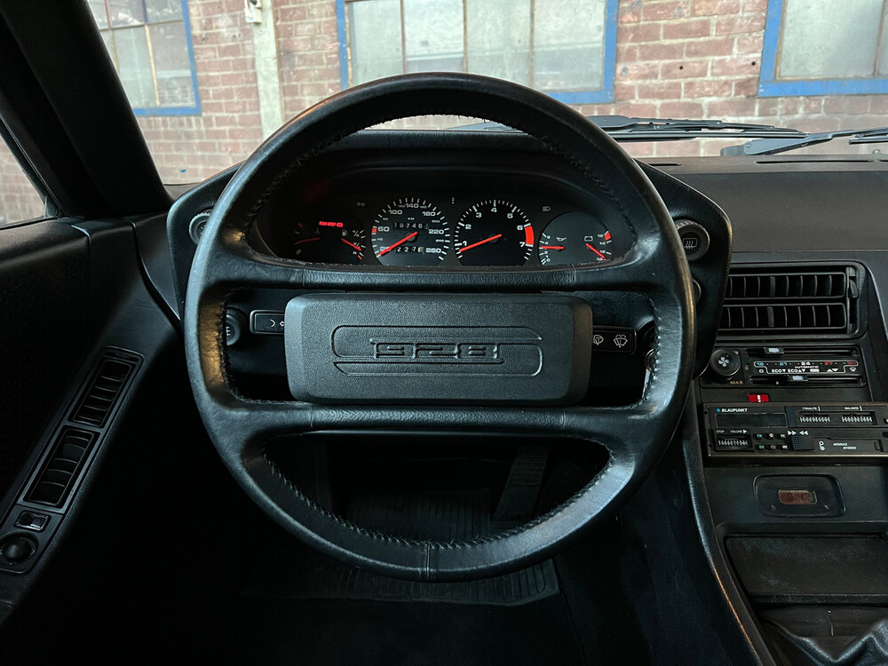 Porsche 928 S 300hp 1987.