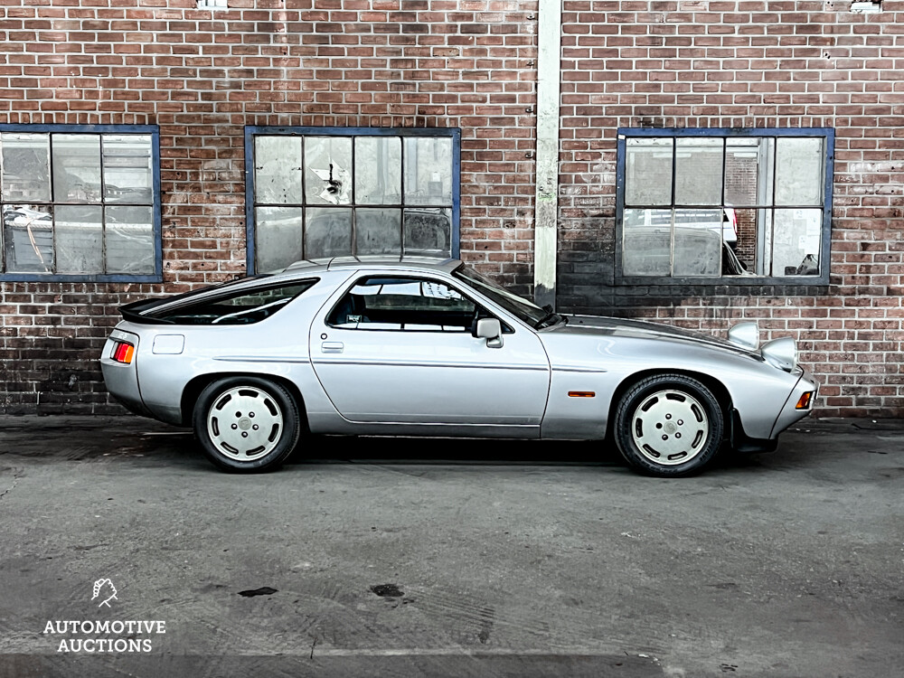Porsche 928 S 300hp 1987.