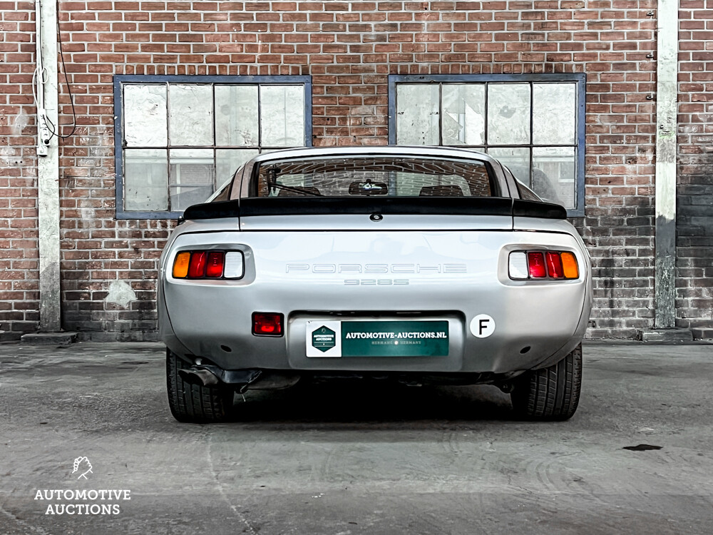 Porsche 928 S 300hp 1987.